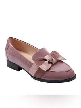 Women's Bandolino Patent Leather Bow Loafer Lindio in Medium Pink